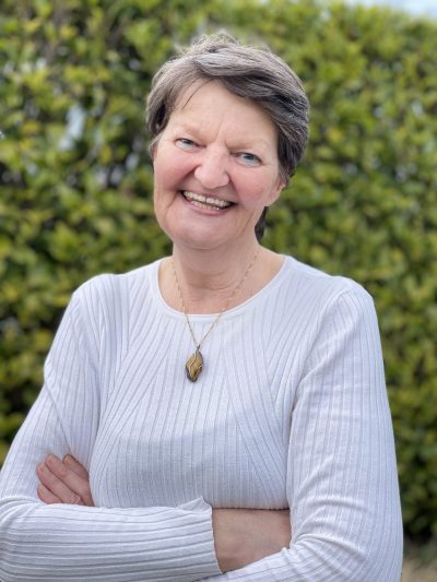Vrijwilligster Ann is sportief en  houdt van de natuur en activiteiten in  de buitenlucht zoals badmintonnen, zwemmen, fietsen en wandelen. Zij houdt van dieren maar heeft er zelf geen. Ann werkt als zorgkundige in de thuiszorg: een perfecte basis voor haar vrijwilligerswerk bij Bo.